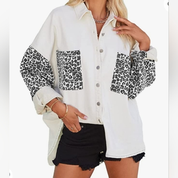 Jackets & Blazers - Womens medium Leopard jean Jacket